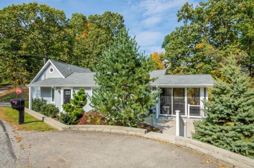 3 Agostoni Rd, Eighty Four, PA 15330-2403