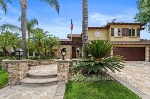 1686 Yurok St, Orange, CA 92867-3274