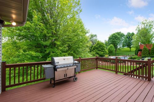 1888 White Oak Dr, Chaska MN  55318-2878 exterior