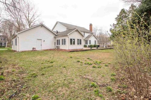2084 Wintergreen Ct, Green Bay WI  54304-1946 exterior