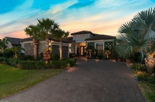 9242 Rialto Ln, Naples, FL 34119-2006
