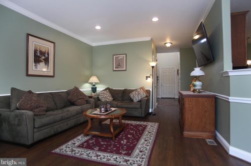 47 Barlow Dr, Souderton PA  18964-2276 exterior