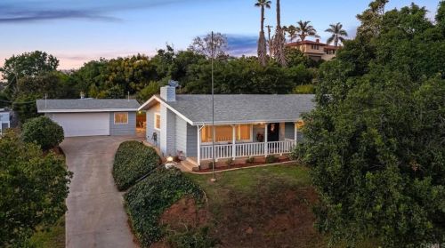 948 Barsby St, Vista, CA 92084-2606
