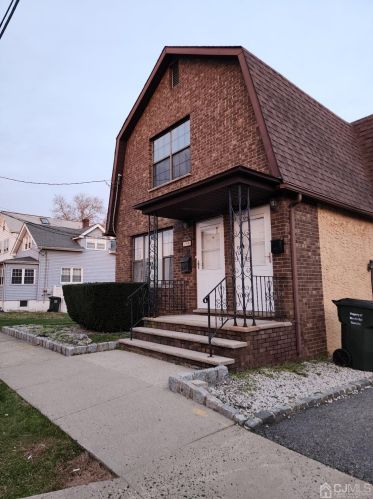 24 Emmett Ave, Perth Amboy NJ  08861-2218 exterior