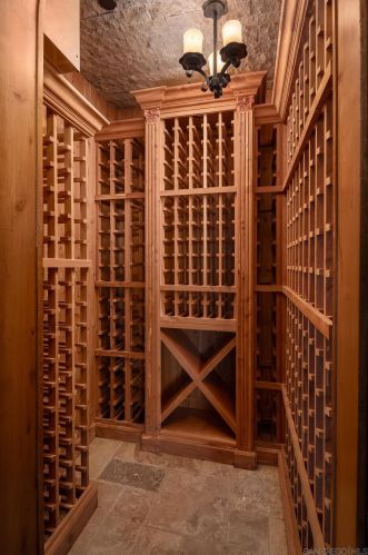 8411 Run Of The Knolls Ct, San Diego CA  92127 exterior