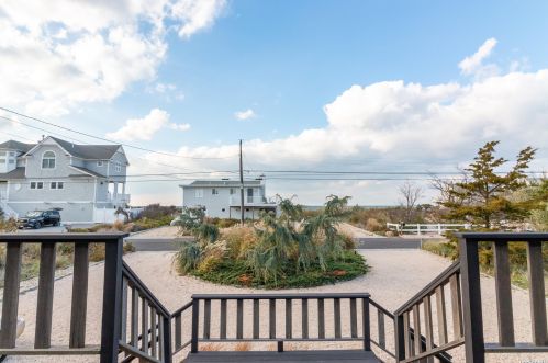1225 Leeton Dr, Southold NY  11971-2520 exterior