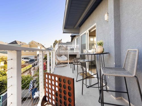 824 Anacapa Ct, San Diego CA  92109-8203 exterior