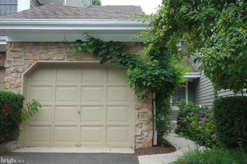 26 Countryside Dr, Princeton NJ  08540-9406 exterior