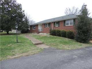 1861 Memorial Dr, Clarksville, TN 37043-6301