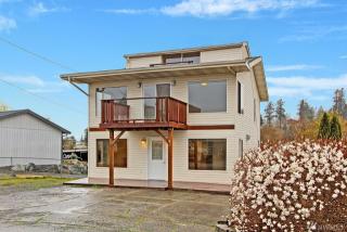 4020 Priest Point Dr, Marysville, WA 98271-7334