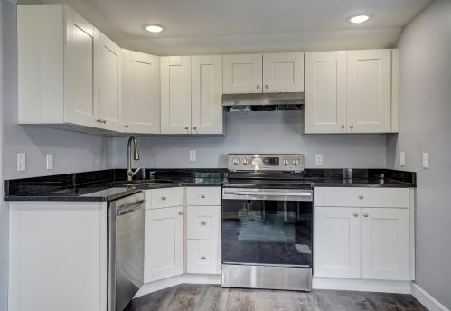 99 Lk Shr Dr, Northwood NH  03261-3707 exterior