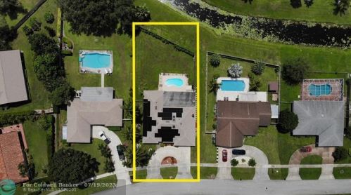 1116 Jackpine St, West Palm Beach, FL 33414-5141