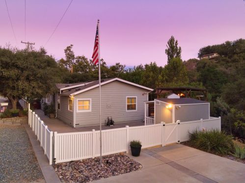 605 Glen Oaks Dr, Alpine, CA 91901-2736