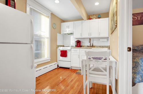 54 5th St, Monmouth Hills NJ  07732-1635 exterior