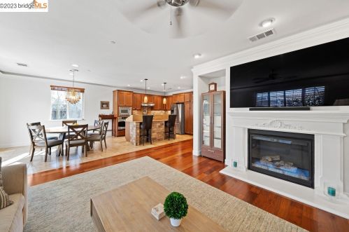 9744 Golden Sky Way, Gilroy CA  95020-9663 exterior