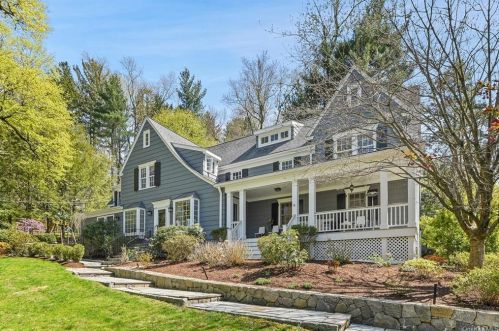 18 Spruce Ln, Chappaqua, NY 10514-3308