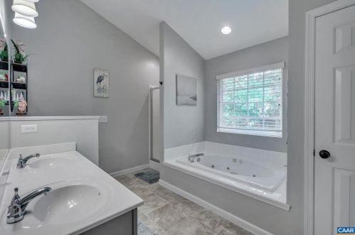 57 Amethyst Rd, Bybee VA  22963-2414 exterior