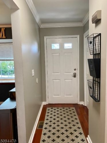 208 Salem Ct, Flemington NJ  08822-2034 exterior