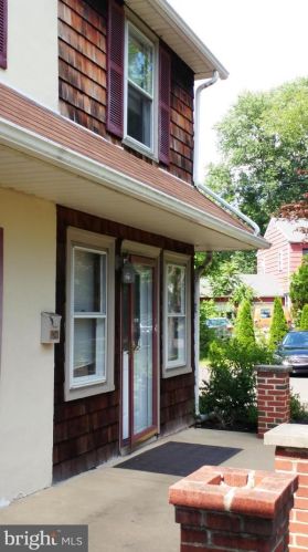 800 Warren St, Willow Grove PA  19090-2123 exterior