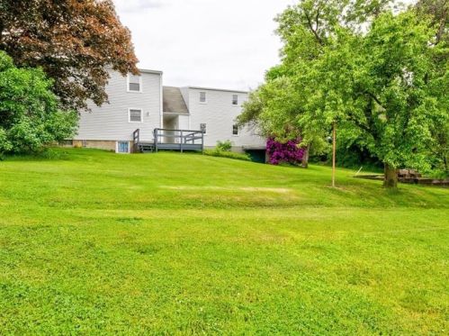 2296 Mercer Rd, New Brighton, PA 15066-3445