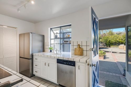 283 Cecilia Way, Tiburon CA  94920-2105 exterior