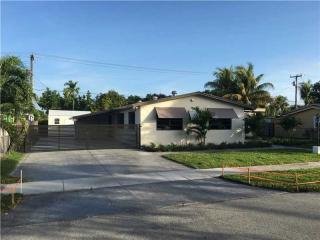 9245 44th St, Miami, FL 33165-5801