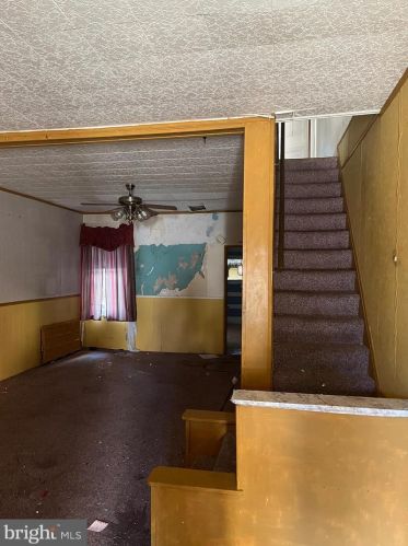 52 Brown St, Norristown, PA 19401-3051