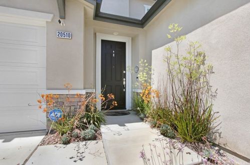20510 Cheryl Ln, Santa Clarita, CA 91350-5719