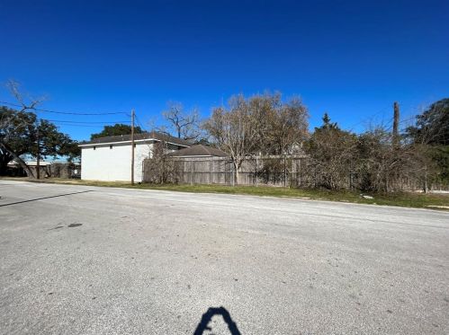 907 Morton St, Richmond TX 77469-3076 exterior