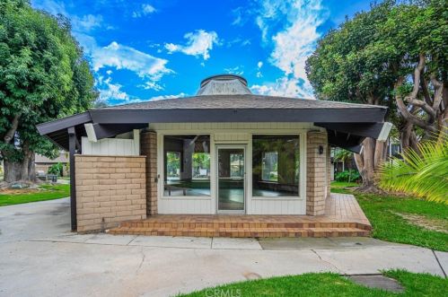 7100 Cerritos Ave, Stanton CA  90680-2003 exterior