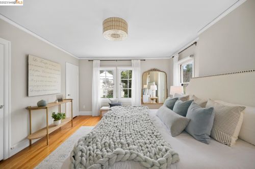 1230 Holman Rd, Oakland CA  94610-2541 exterior