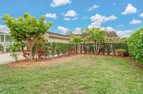1354 Frank Whiteman Blvd, Naples, FL 34103-3872