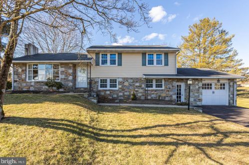 511 Colonial Rd, Perkiomenville, PA 18074-9349