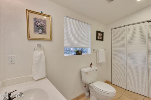 2060 Grasshopper Ln, Sedona AZ 86336-4556 exterior