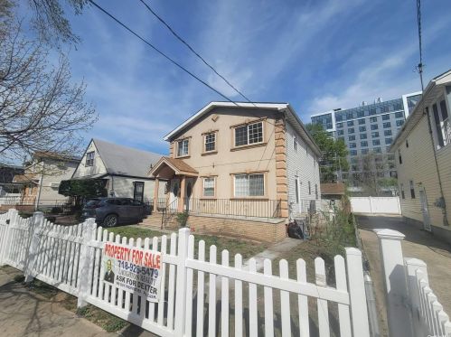 135-17 140th St, Jamaica, NY 11436-5805