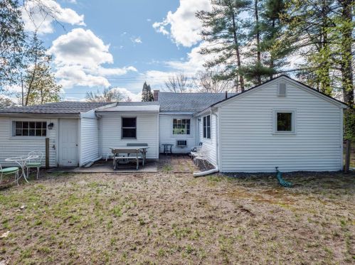 204 Dunstable Rd, Nashua NH  03062-2340 exterior