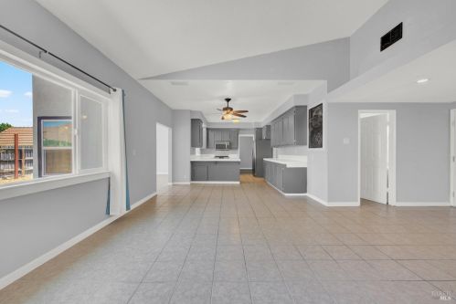 206 Donegal Ct, Vacaville CA  95688-9217 exterior