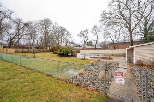 65 Westridge Rd, United States Coast Guard Ac CT  06320-3103 exterior