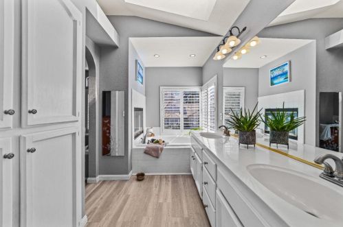 8856 Hiddenspring Way, Elk Grove CA  95758-6153 exterior