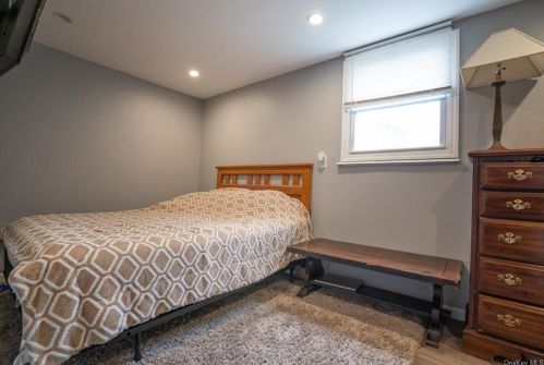 63 Entrance Way, Mahopac NY  10541-1328 exterior