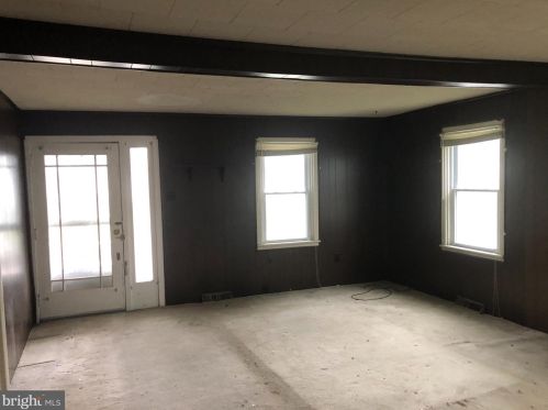 1034 Philadelphia Ave, Gilbertsville PA  19525-9511 exterior