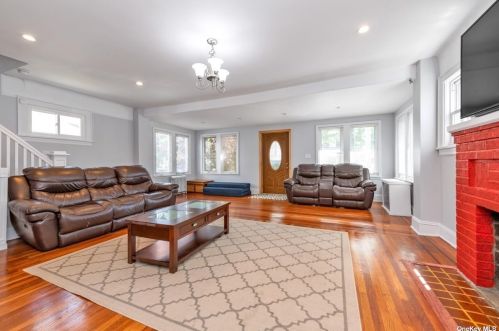 109-28 217th St, Jamaica, NY 11429-1105