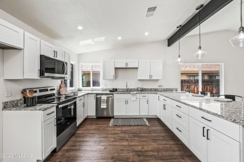 7081 Camino Triste, Tucson AZ  85746-7985 exterior