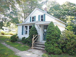 121 Spithead Rd, Waterford, CT 06385-1920