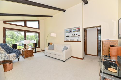 2490 Graylog Ln, Waukesha WI  53151-2924 exterior