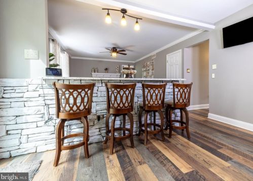 8 Kings Ct, Auburn NJ  08085-5033 exterior