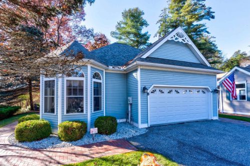 8 Houston Dr, Nashua NH  03062-1731 exterior