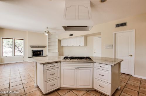 5450 Sunrise Ridge Pl, Tucson, AZ 85718-7066