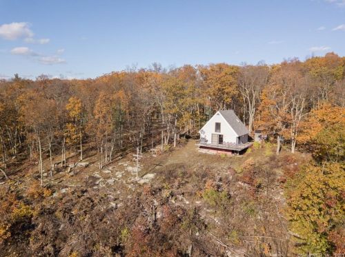 8 Barnes Rd, Canaan, CT 06031-1213