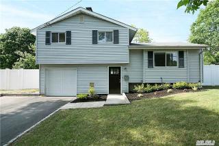 1705 Phillips Dr, Gordon Heights, NY 11763-1957